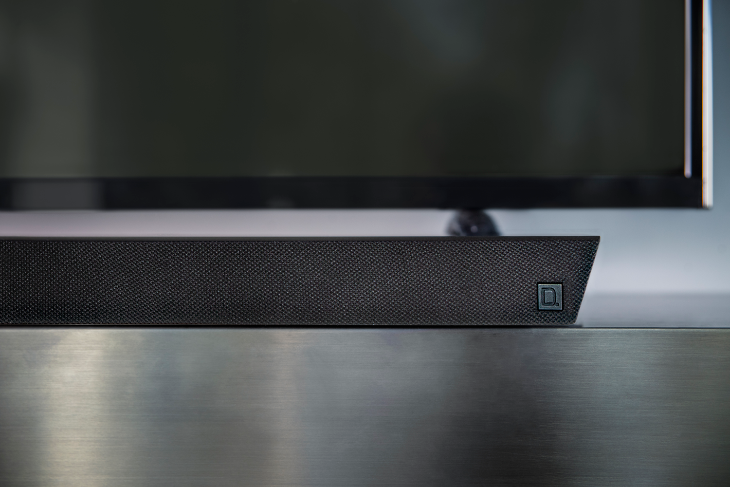 DEFINITIVE TECHNOLOGY W Studio Micro Sound Bar System with Wireless