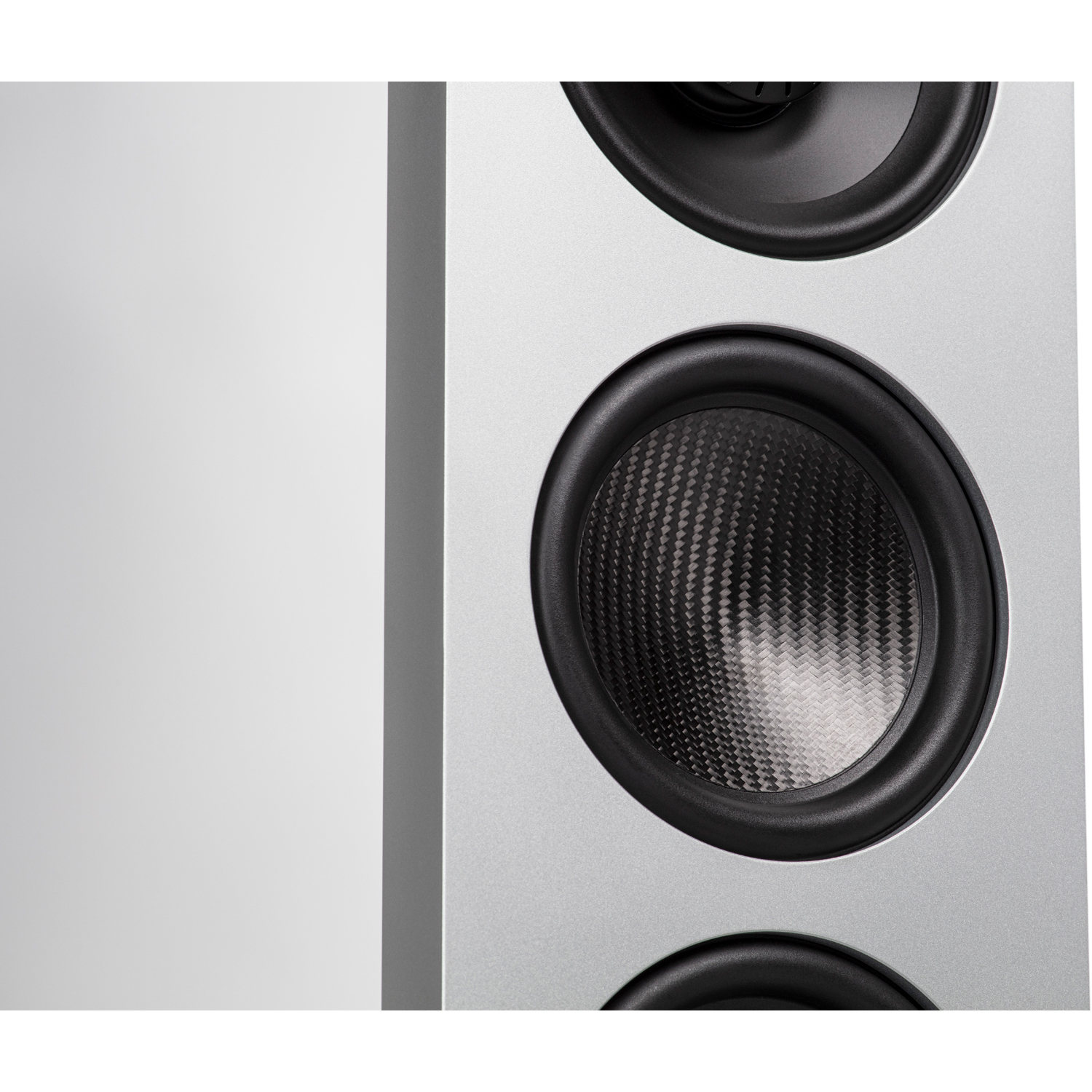 DEFINITIVE TECHNOLOGY  Demand D17