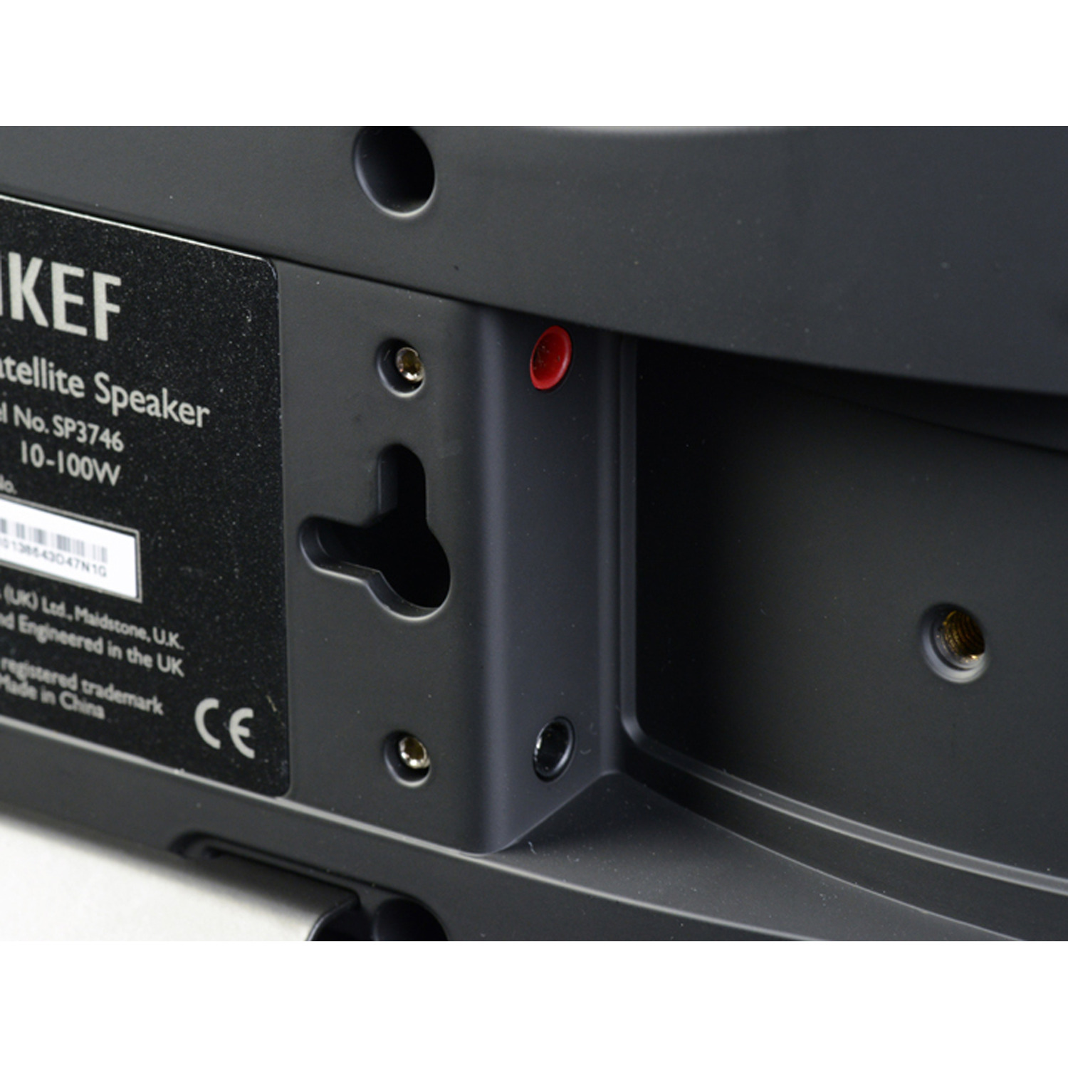 KEF T101 薄型壁掛けスピーカー KEF T101 薄型壁掛けスピーカー
